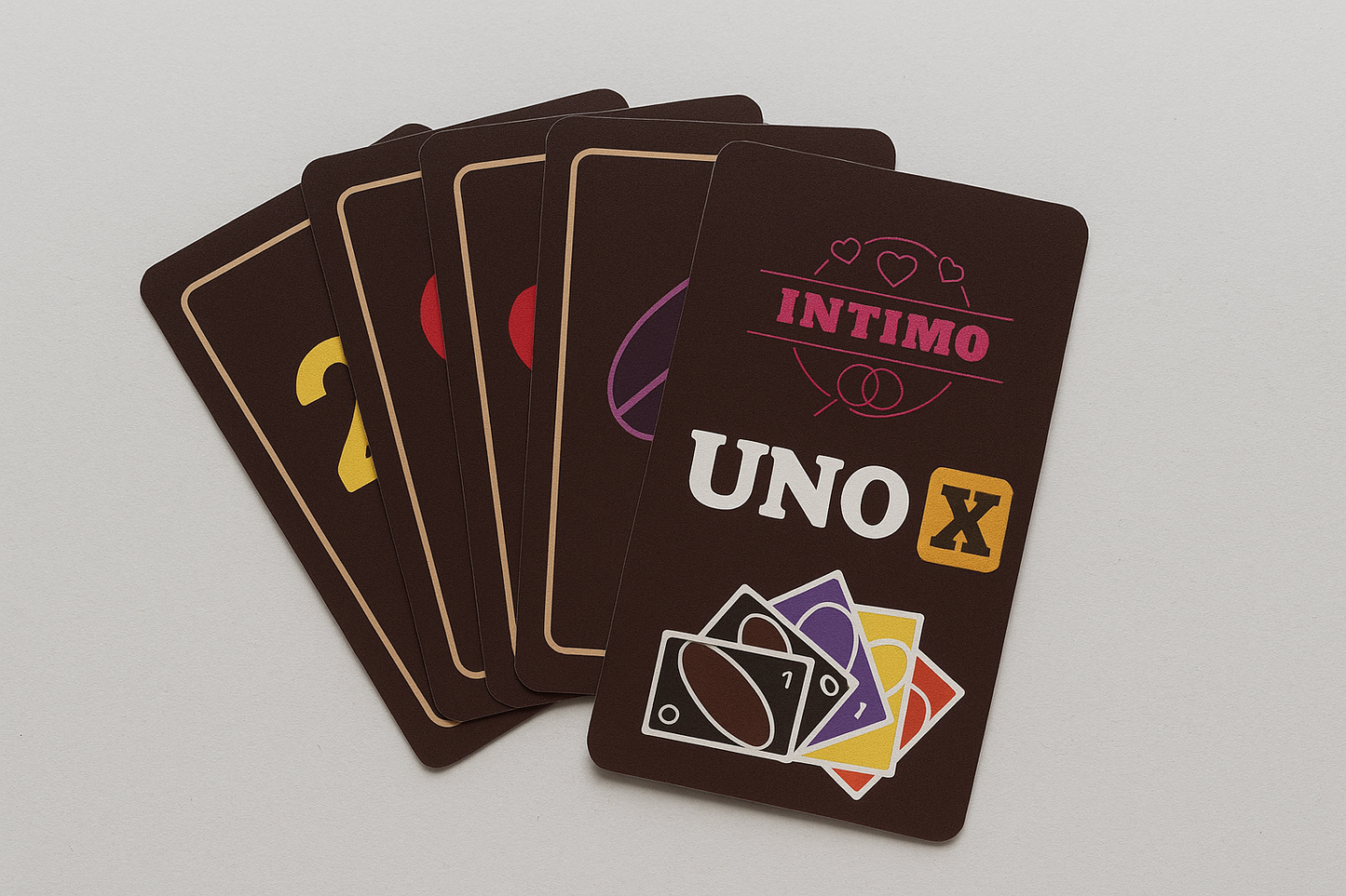 UNO Atrévete El juego que enciende la noche®